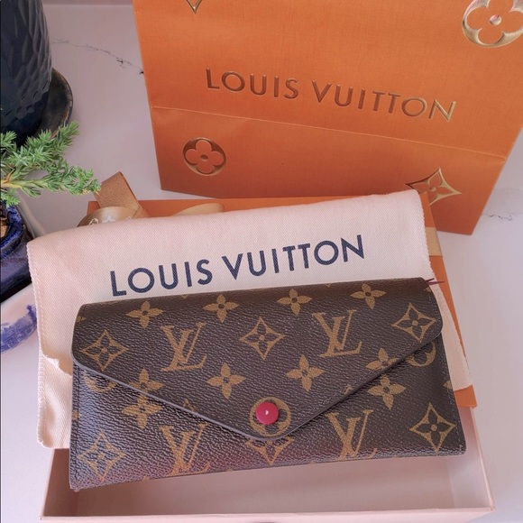 ❌❌ SOLD ❌❌ ORIGINAL. Louis Vuitton. Wallet. Fuschia. - Picture 1 of 11